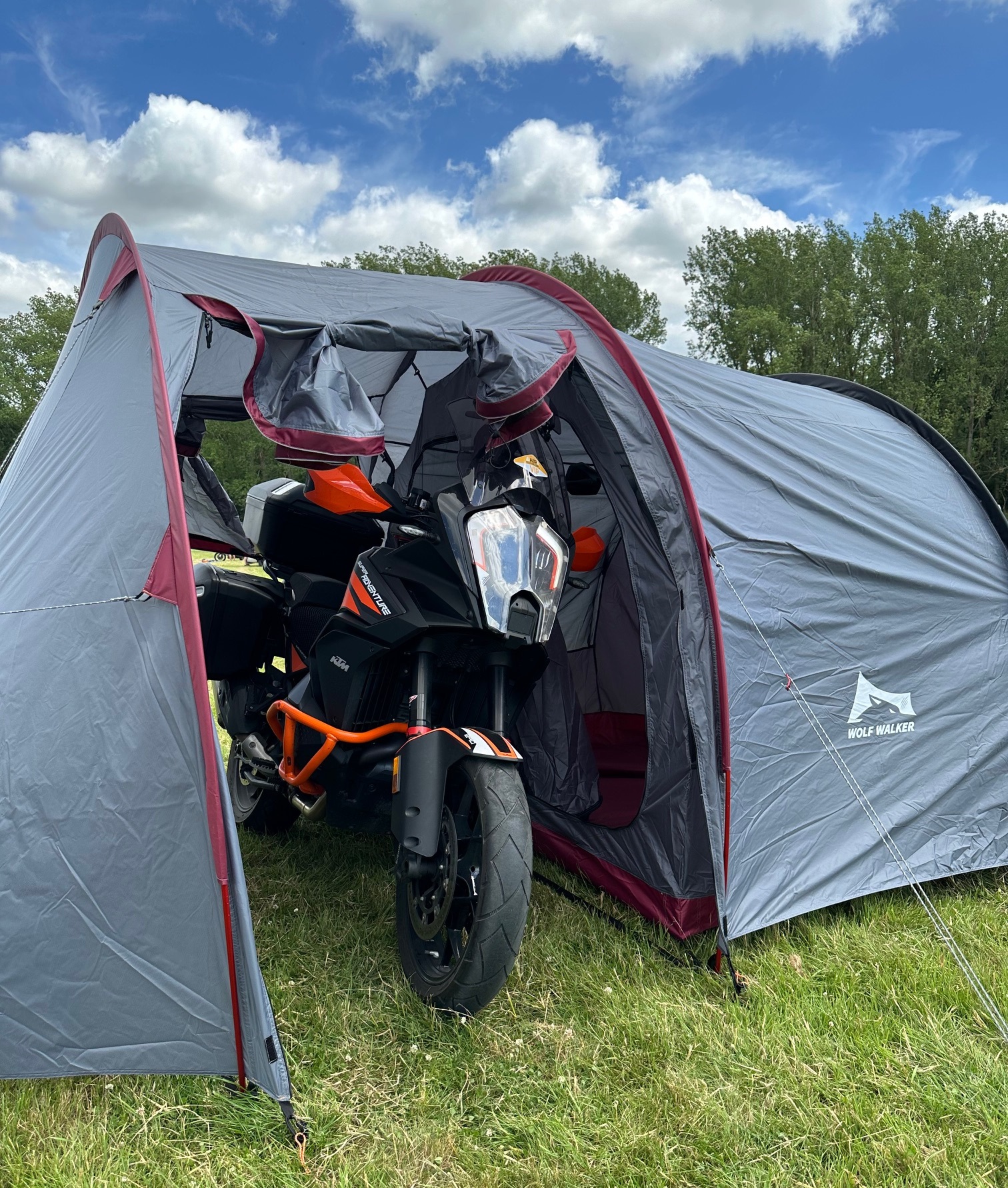 Tent1.jpg